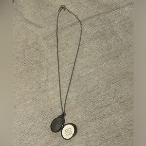 kendra scott silver circular locket necklace